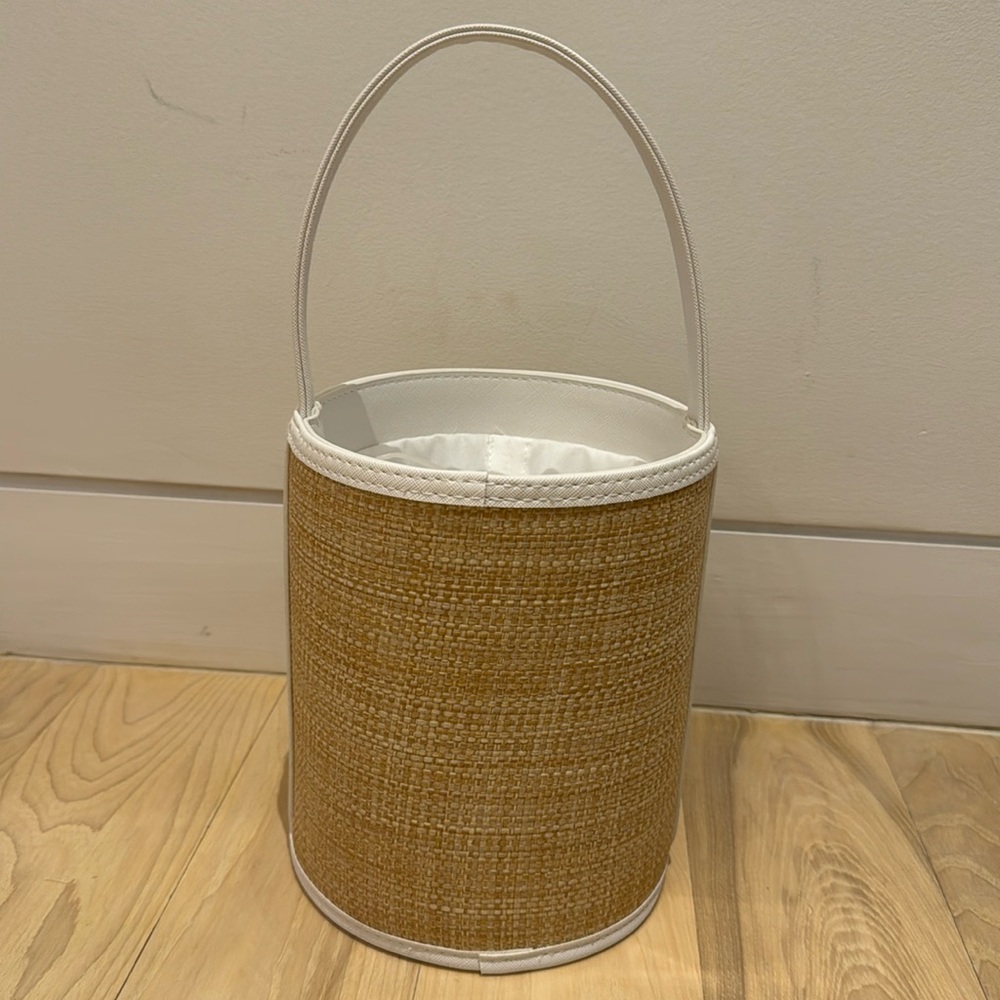 Raffia bucket bag